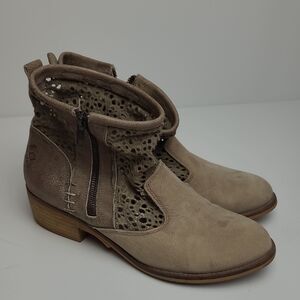 MUSSE & CLOUD AINHOA EMBOSSED LEATHER CROCHET SHAFT STACKED HEEL BOOTIES BOHO 9